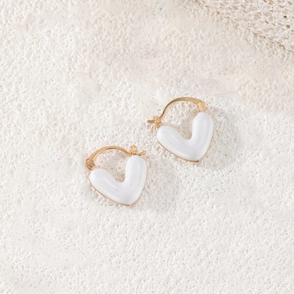 Pearl Earrings Set: Irregular Shape, Heart & Cluster Pearl Stud Earrings for Women, Gold - Tone Fashion Jewelry for Party, Daily Wear (3 Pairs) - 图片 4