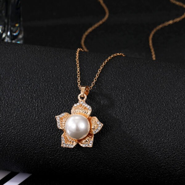 Flower - Shaped Pearl Jewelry Set: Gold - Tone Necklace and Earrings with Crystal Accents, Elegant Fashion Jewelry for Women, Perfect for Party & Formal Occasions - 图片 4