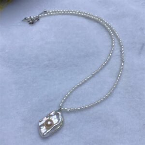Creative Design Of Pearl Necklace With Unique Shape