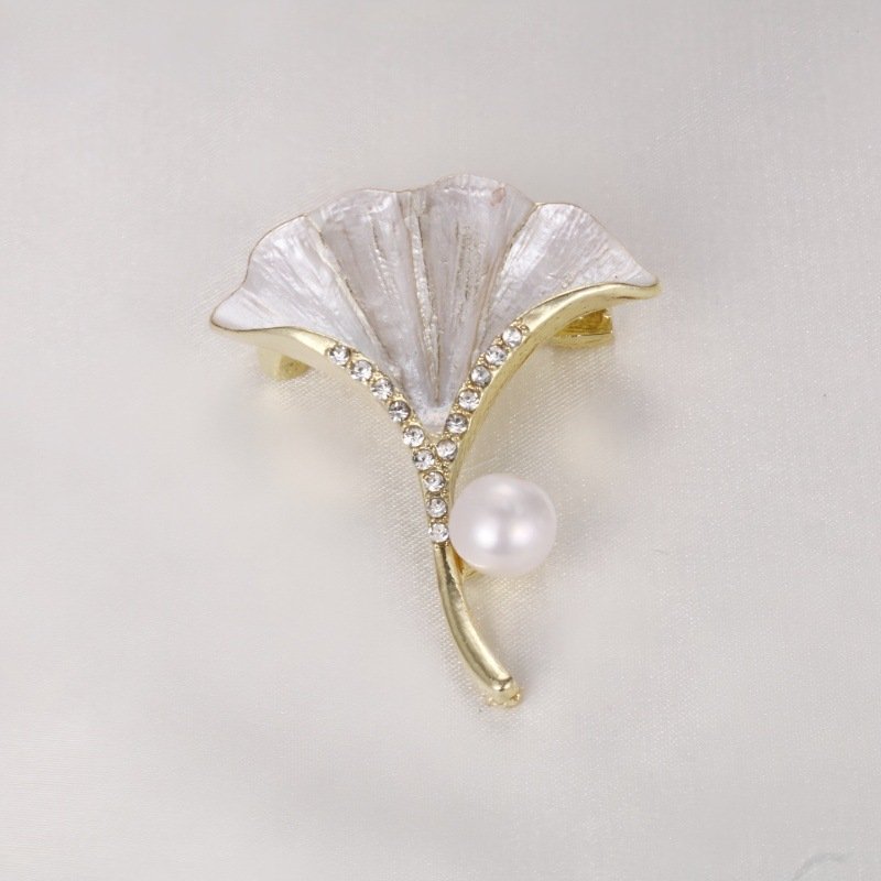 Nature-Inspired Pearl Brooch Collection – Elegant Crystal Enamel Jewelry - 图片 8